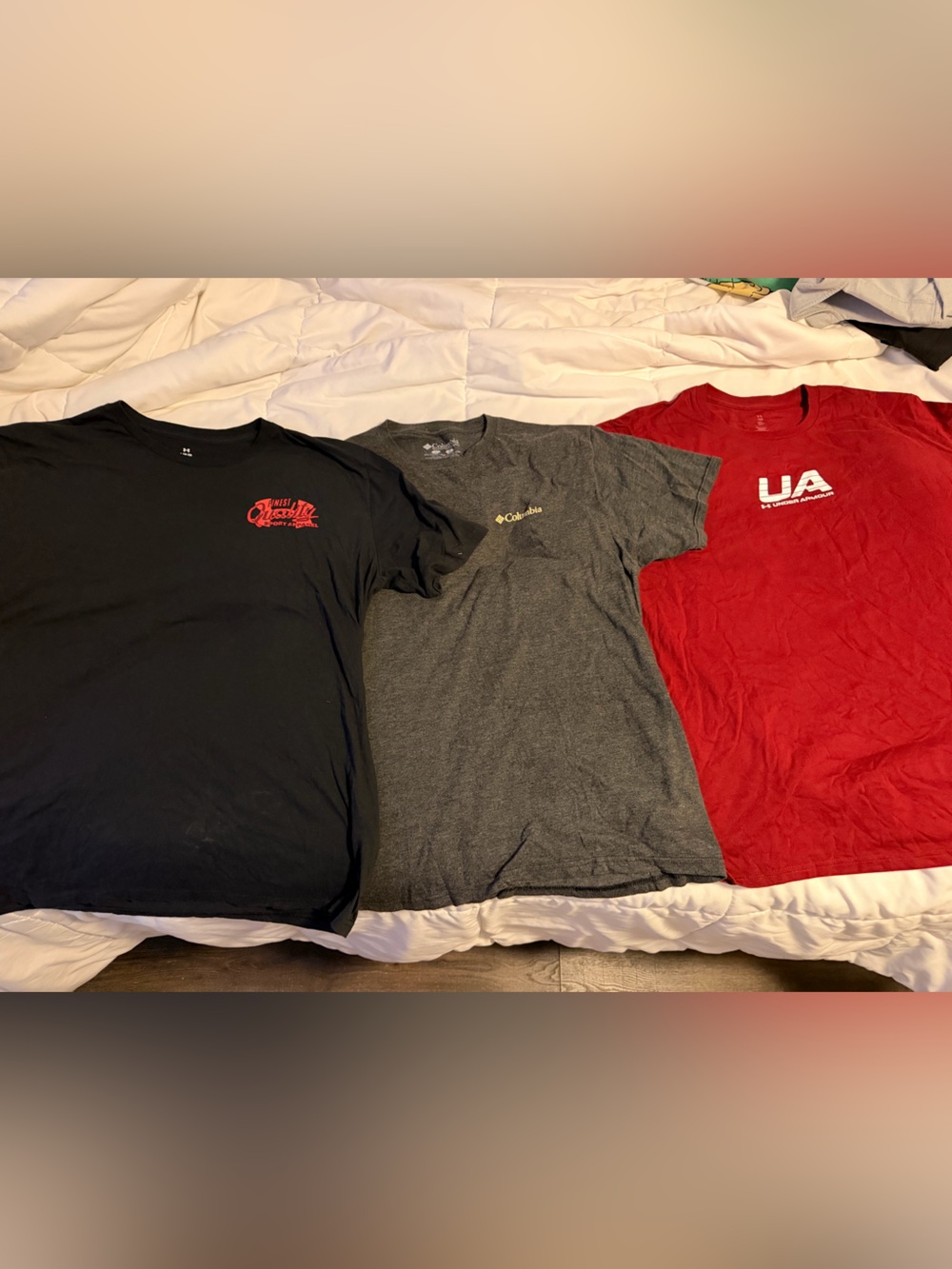 Columbia/Under Armour bundle of 3 Men's shirts!  Size L all in great condition.